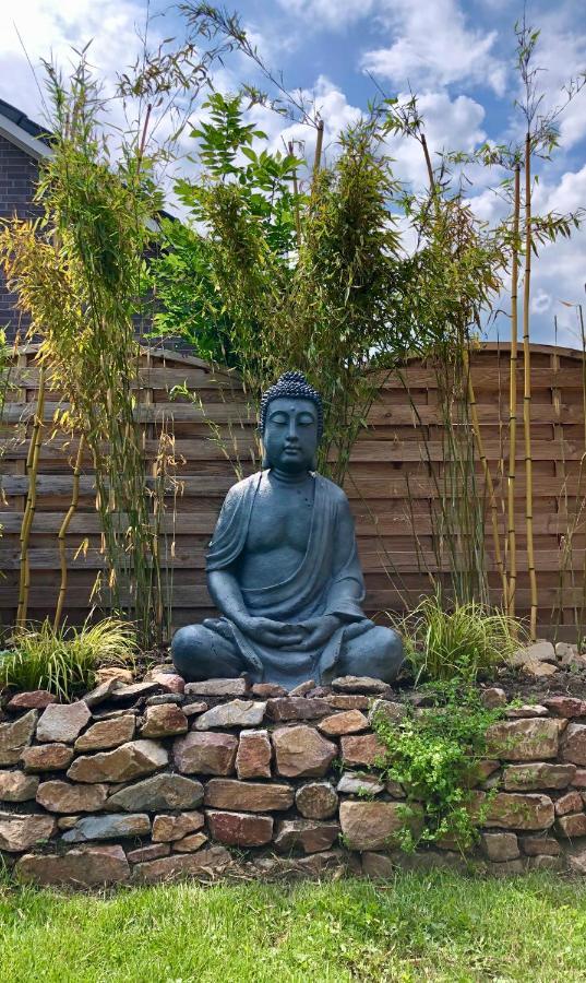 Paradiesje Leer Ngoại thất bức ảnh
